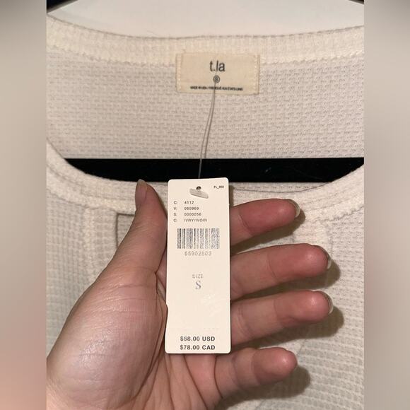 NWT t.la Long Sleeve Waffle Knit Thermal Keyhole Size Small Cream Anthropologie - Picture 2 of 6